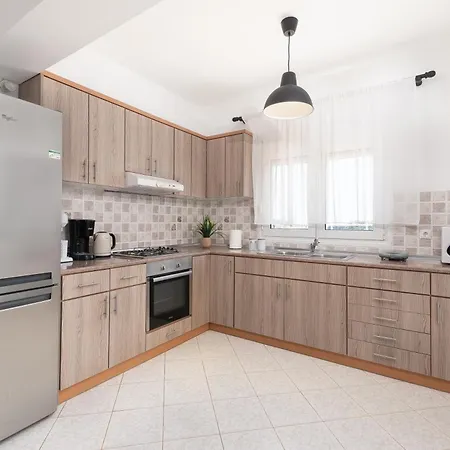 Panorama Apartment *